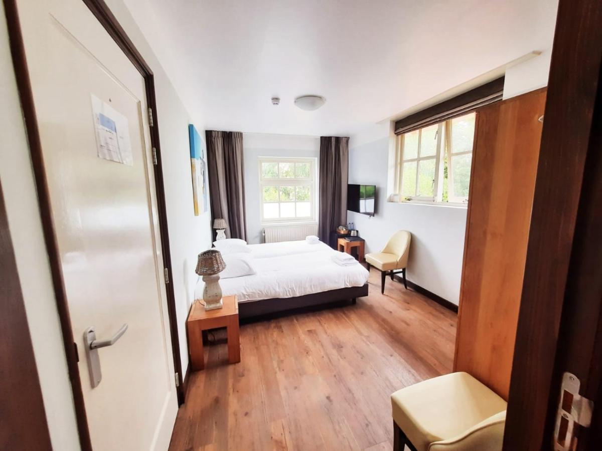 אוסטקאפלה Strandhotel Dennenbos מראה חיצוני תמונה