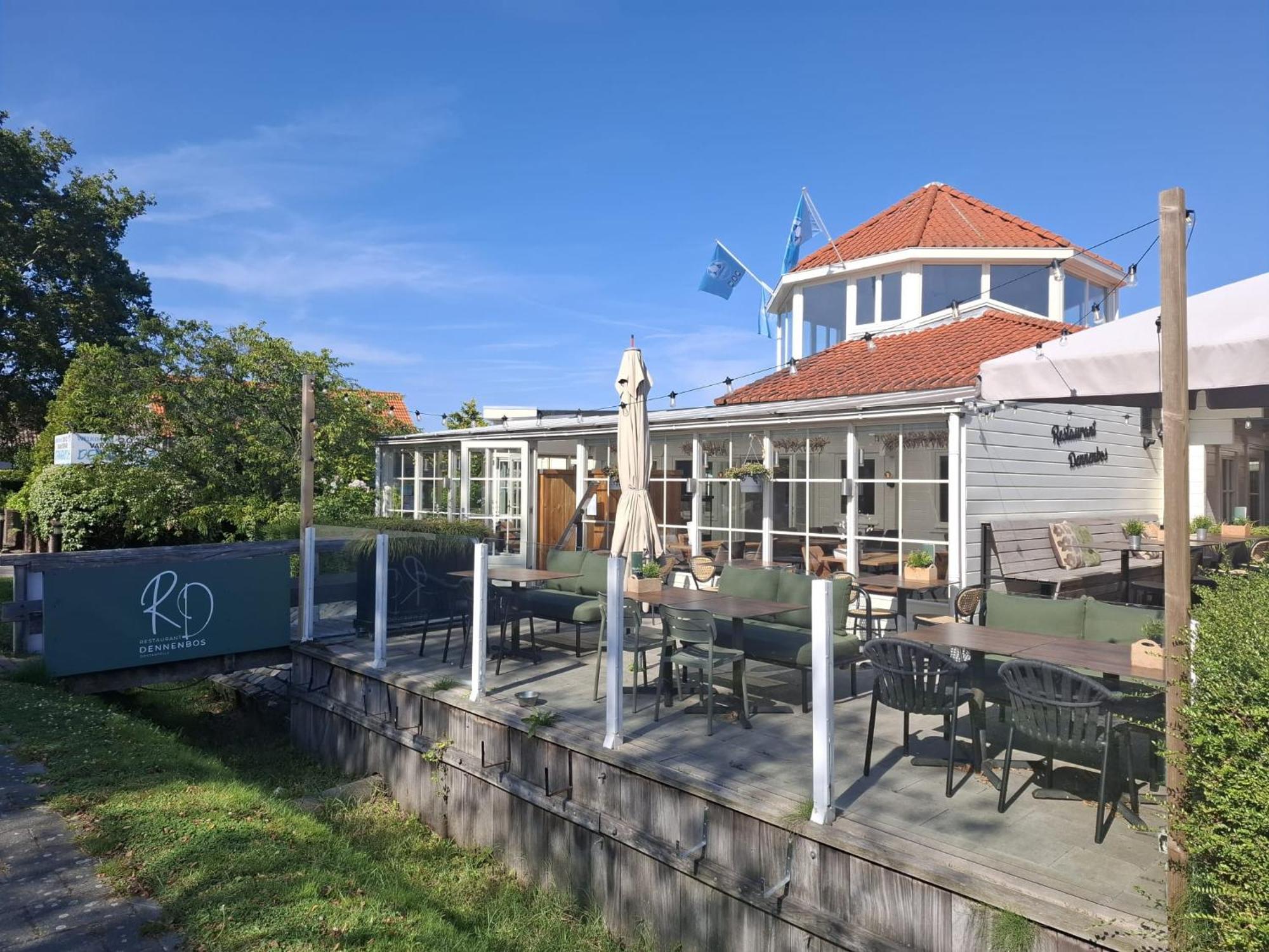 אוסטקאפלה Strandhotel Dennenbos מראה חיצוני תמונה